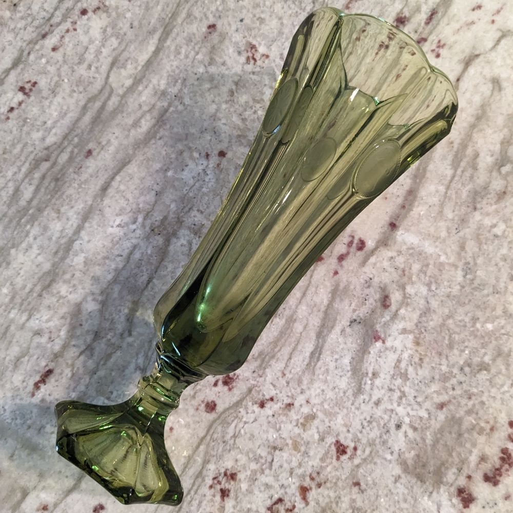 Fostoria Vintage 1970's Avocado Olive Green COIN Eagle GLASS BUD VASE 8"…